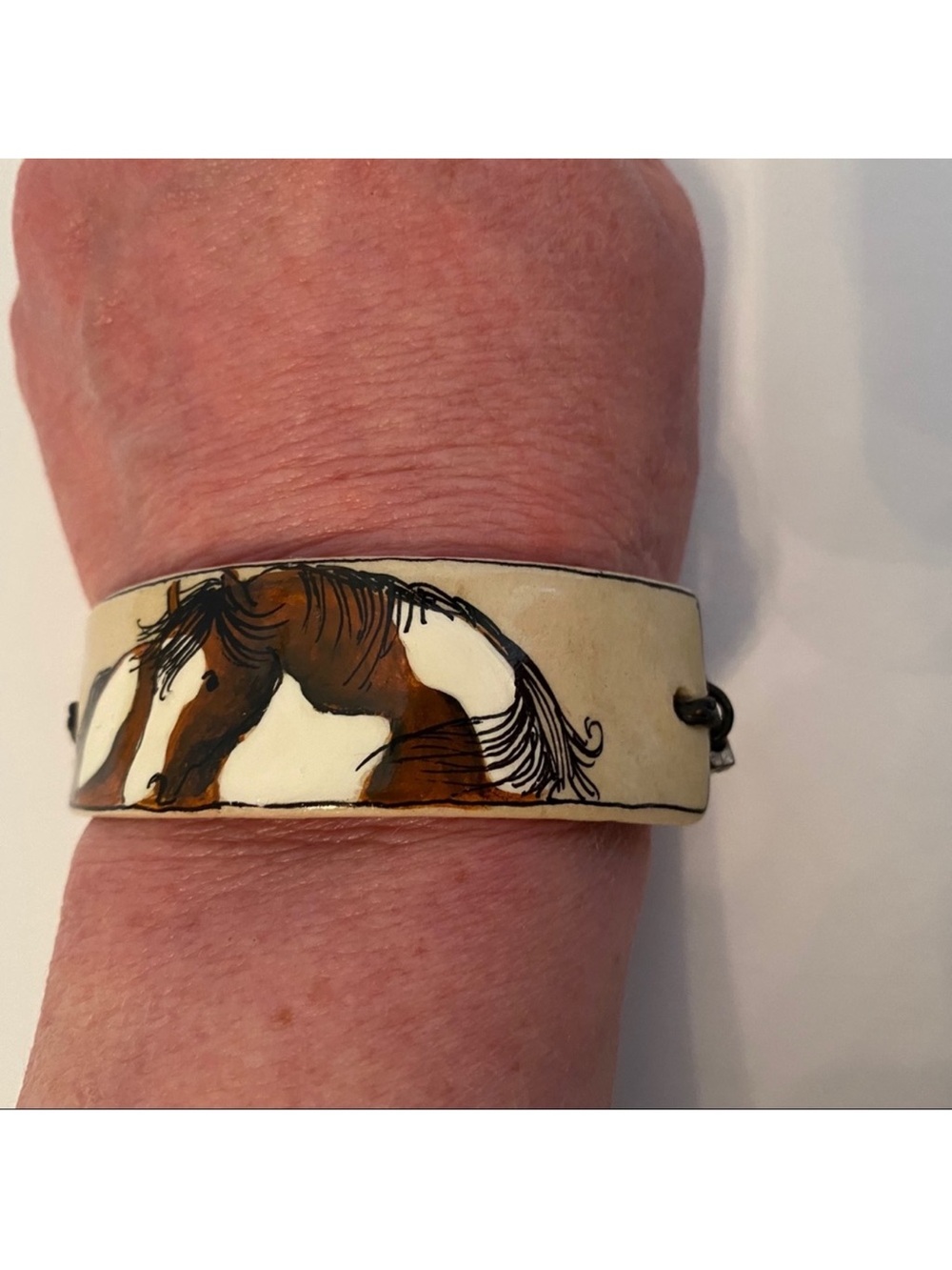 BRACELET HORSE ART TO WEAR CLAY HAND PAINTED 8” EQUINE EQUESTRIAN BROWN CREAM